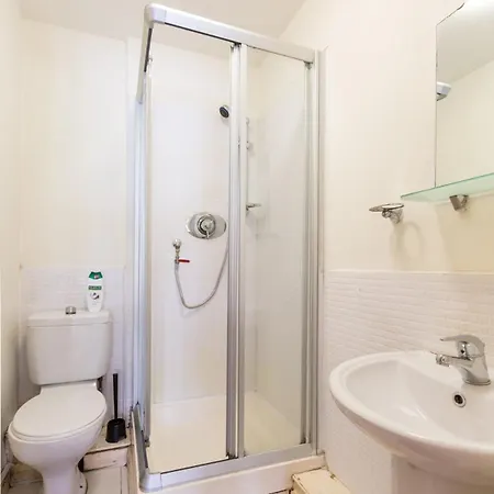 Apartmán Spacious 2-bed Opposite Santry Park & 10 Min Away From Airport Dublin