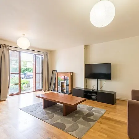 Lejlighed Spacious 2-bed Opposite Santry Park & 10 Min Away From Airport Dublin