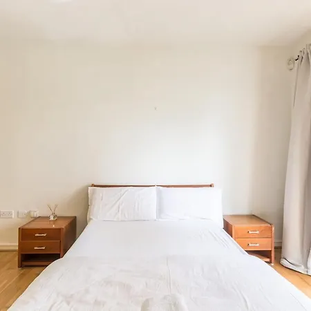 Apartament Spacious 2-bed Opposite Santry Park & 10 Min Away From Airport *