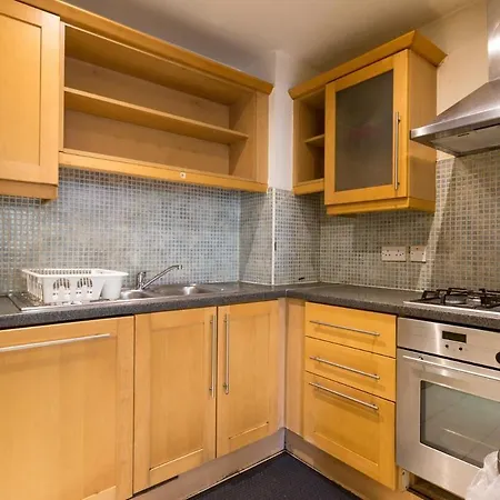 شقة Spacious 2-bed Opposite Santry Park & 10 Min Away From Airport *