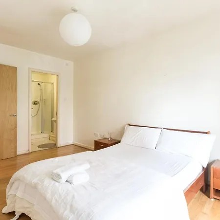 Apartament Spacious 2-bed Opposite Santry Park & 10 Min Away From Airport Dublin