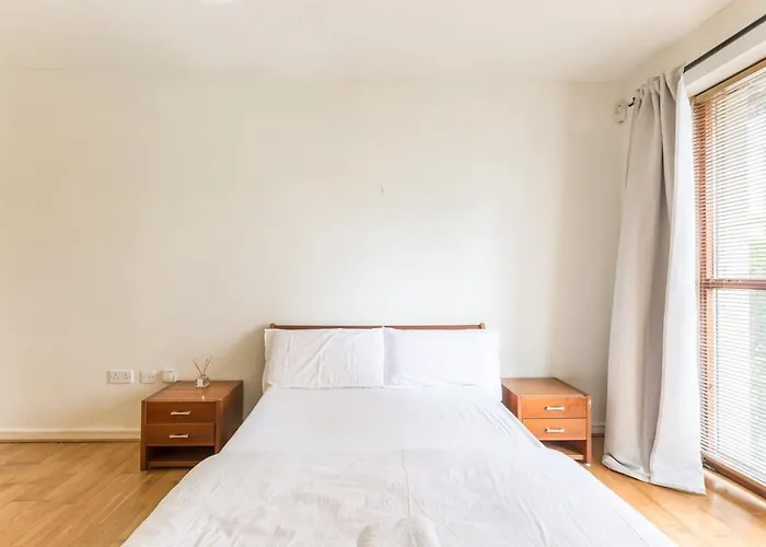 Appartement Spacious 2-bed Opposite Santry Park & 10 Min Away From Airport *