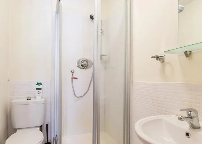 Appartement Spacious 2-bed Opposite Santry Park & 10 Min Away From Airport Dublin