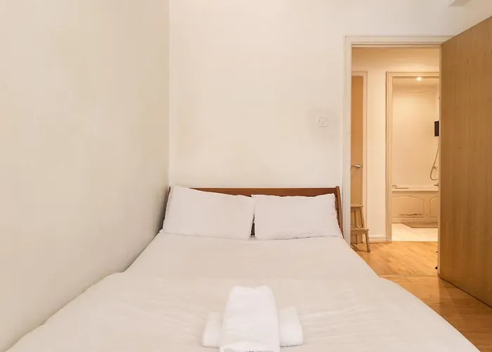 Spacious 2-bed Opposite Santry Park & 10 Min Away From Airport Appartement Dublin