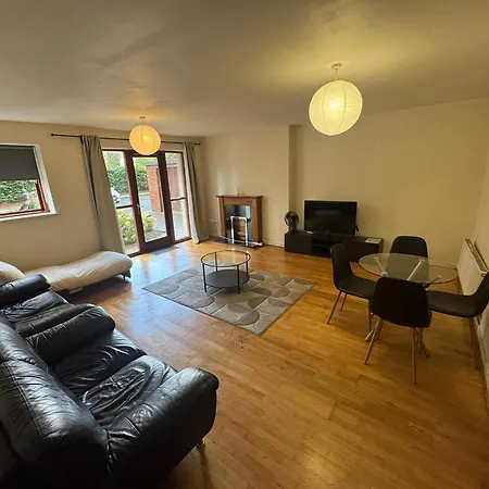 Spacious 2-bed Opposite Santry Park & 10 Min Away From Airport *