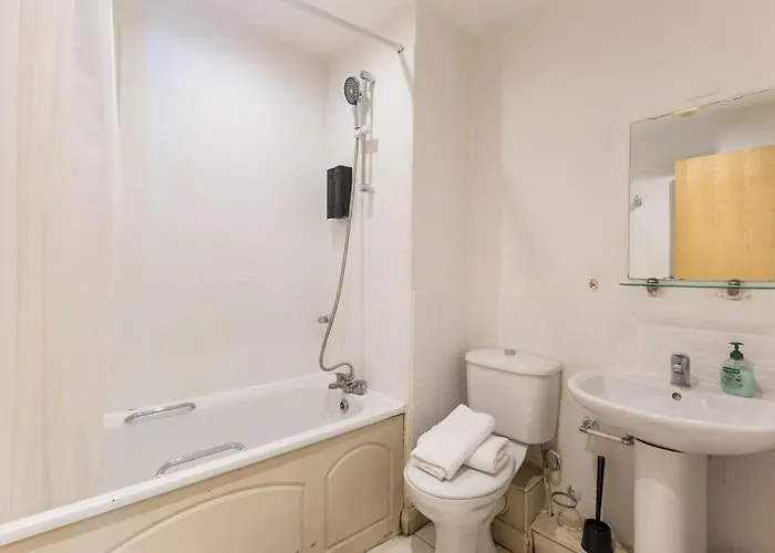 Spacious 2-bed Opposite Santry Park & 10 Min Away From Airport * Dublin