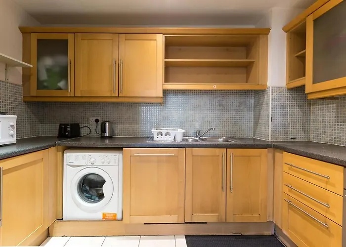 Apartment Spacious 2-bed Opposite Santry Park & 10 Min Away From Airport Dublin