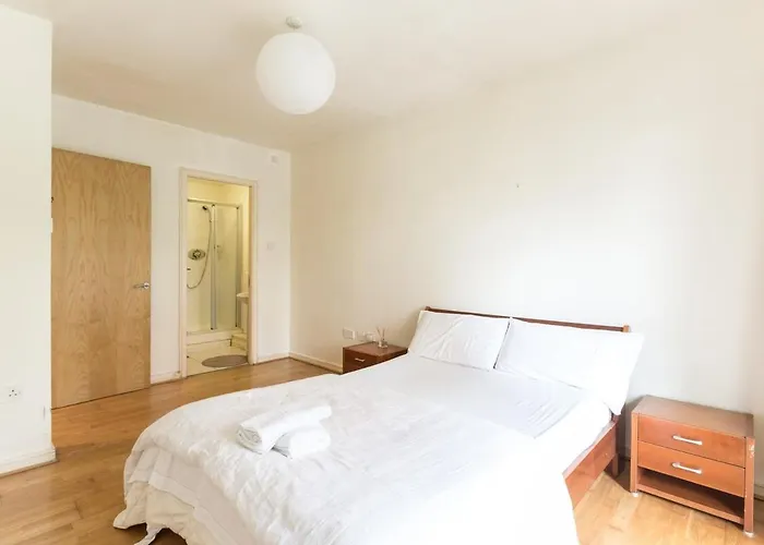 Apartment Spacious 2-bed Opposite Santry Park & 10 Min Away From Airport Dublin